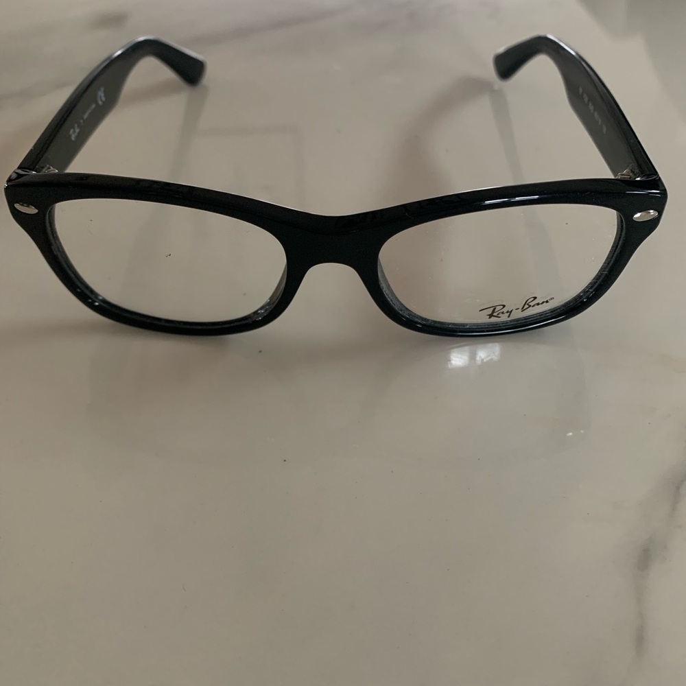 Brand new pair of rayban junior eyeglasses no script